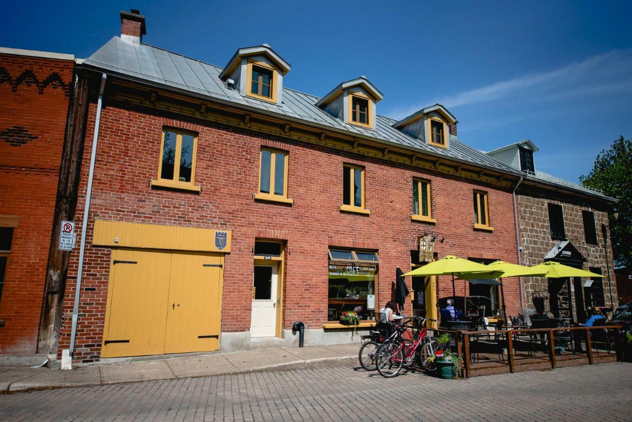L'Auberge Du Qg La Prairie Luaran gambar