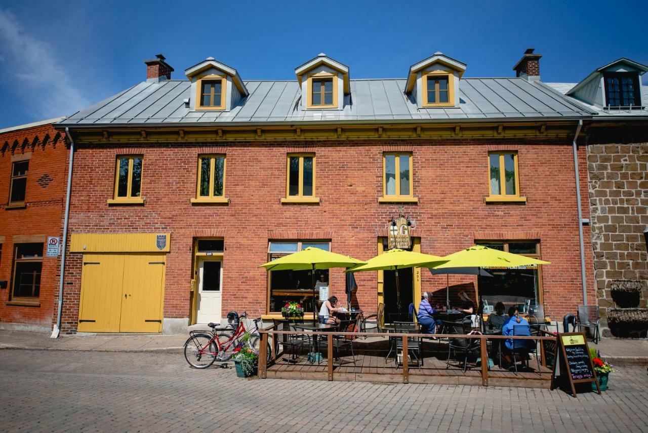 L'Auberge Du Qg La Prairie Luaran gambar